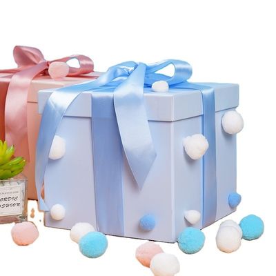 Custom-made Colorful World-Cover Garment Carton with Magnetic Closure and Paper Board