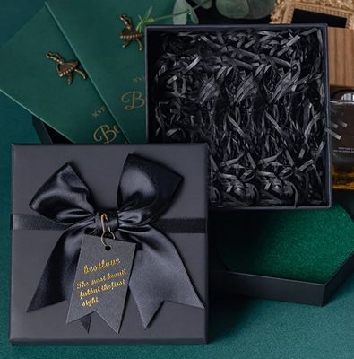 Custom Gift Packaging Box With Golden Logo for T Shirt Clothing and Scarf