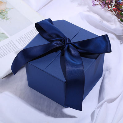 Custom Boutique Luxury Matt Jewelry Gift Box with Magnetic Closure and Black Ribbon